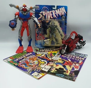 SPIDER-MAN: SET MIT 3 COMICS, ACTIONFIGUREN & SPIDER-BIKE KONVOLUT (SK) - Bild 1 von 12