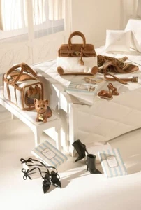 New York Yorkie Barbie Silkstone Accessory Pack Signed by Robert Best MIB/ NRFB - Picture 1 of 8