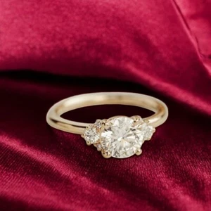 18k Yellow Gold 2.40 Ct Lab Grown IGI Certified Round Cut Diamond Wedding Ring - Picture 1 of 13