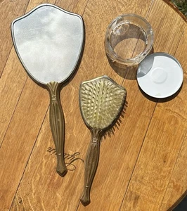 Juego de tocador vintage de latón y tapiz floral - espejo de mano, cepillo y caja de polvo - Imagen 1 de 2