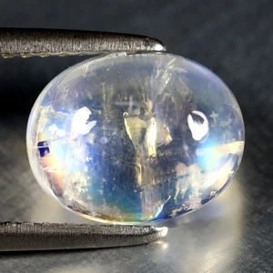 2.83 ct Impressive Oval Cabochon Shape (10 x 8 mm) Rainbow Blue Moonstone - Picture 1 of 1