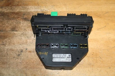 MERCEDES BENZ OEM W204 2009 C300 BLOQUE CAJA FUSIBLES SAM DELANTERO 2045404250 Foto 1 de 4