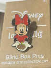 Loungefly Disney Earth Day émail épingle revers boîte aveugle Minnie souris recyclage du sol