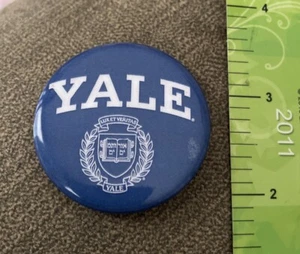 Yale University Magnet Button 1.5” Blue And White - Picture 1 of 2