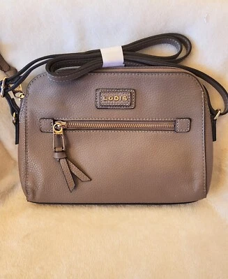 Bandolera Lodis Charlotte cuero con textura topo nueva con etiquetas precio de venta sugerido por el fabricante 99 USD  Foto 1 de 4