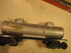Exceptional Lionel 6465 Sunoco 2 dome Tank Car with Original Box - Picture 1 of 12