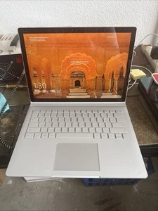 Microsoft Surface Book 2 i7-6300U 2.4Ghz 8GB RAM 128gb Ssd Windows 10 Pro - Picture 1 of 6