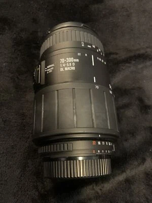Sigma DL 70-300mm 1:4-5.6D Lens DL MACRO SUPER Made in Japan - Image 1 of 4