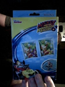 BRAZALETES DISNEY MICKEY MOUSE NIÑOS DE 3-6 AÑOS CUMPLEAÑOS NAVIDAD NIÑOS NATACIÓN - Imagen 1 de 1