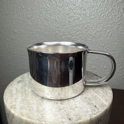 Toalla vintage E.P.  Taza bebé plateada sin monograma Foto 1 de 4