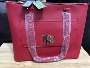 Neu mit Etikett Badgley Mischka Square Wine BM-4089-Med große Handtasche aus veganem Leder mit Logo - Bild 1 von 6