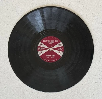 Vinilo Johnny Cash Don't Take Your Guns To Town / I Still Miss Someone 78 rpm Foto 1 de 2