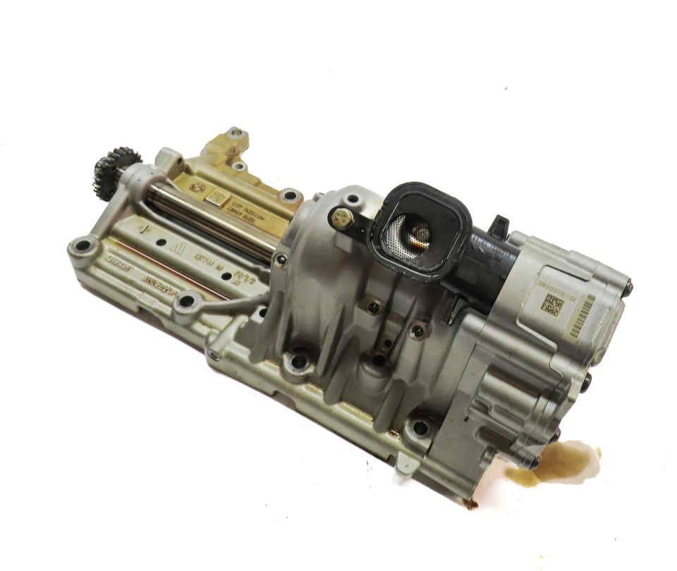 BMW X1 (E84) 2014 2,0 L (N20) bomba de líquido de aceite de motor Foto 1 de 4