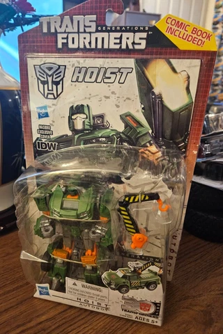 Transformers Generations Autobot Hoist 30th Anniversary 2014 Rare with Comic MOC Cover