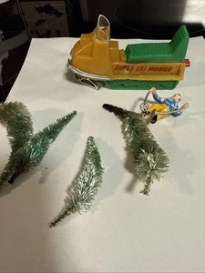 Motoslitta mobile super sci plastica vintage giocattolo auto Hong Kong cake topper NOS 4,5" - Foto 1 di 11