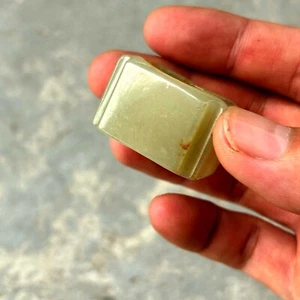 Chinese Natural Hetian Jade Stone Carved Exquisite Dragon Statue Thumb Ring Art - Picture 1 of 3