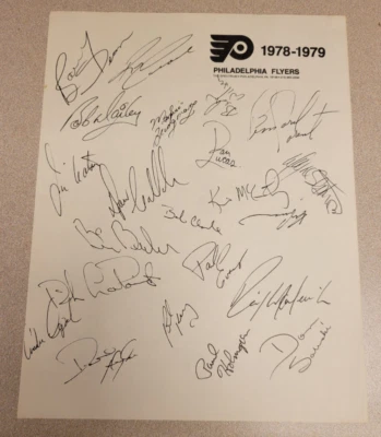 HOJA FIRMADA ORIGINAL GENUINA DEL EQUIPO FACSÍMIL DE HOCKEY PHILADELPHIA FLYERS 1978-79 Foto 1 de 2