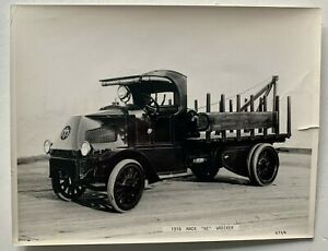 8x10 B&W Photo 1916 Mack Wrecker Tow Truck vehicle side view vintage REPRINT