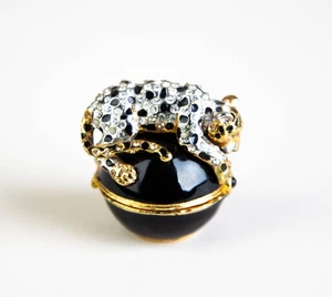 Jay Strongwater White Leopard Round Enamel Trinket Box Vintage - Picture 1 of 8
