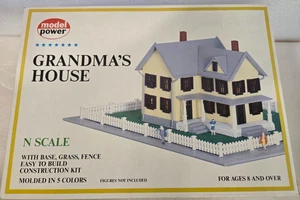 Model Power 1556 N Scale GRANDMA'S HOUSE Kit - Picture 1 of 6