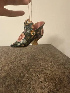Ashton Drake Miniatur Sammlerstück Erbstück Schuh Wandteppich Rose Ornament - Bild 1 von 10