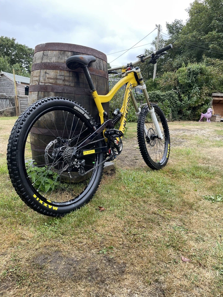 Nuke Proof Scalp Full Suspension Downhill Bike High Spec - Image 1 of 3