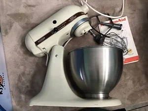 Vintage KitchenAid/Hobart K45SS 1981 Ivory Mixer Hardly Used Tested - Picture 1 of 14
