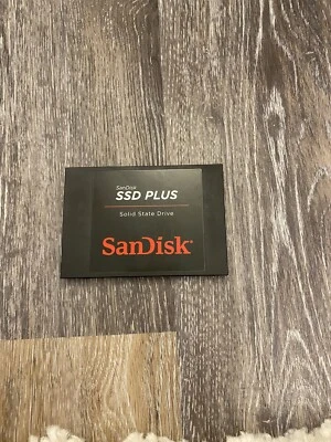 SanDisk SSD Plus SDSSDA-240G 240 GB SATA III 2.5" Solid State Drive - Image 1 of 2