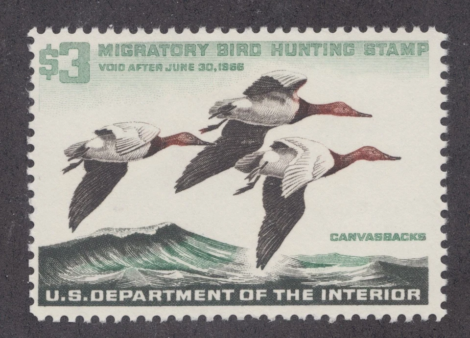 US Sc RW32 MLH. 1965 $3 Canvasback Drakes, Duck Hunting Permit Stamp - Image 1 of 1