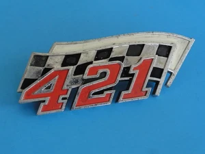 421 PONTIAC EMBLEMA AÑOS 60 LADO RH - # 9770036 ORIGINAL DE FÁBRICA - Imagen 1 de 10