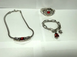 Schönes 3-teiliges Set Brighton Go rote Armbänder & Halskette Rolldesign - Bild 1 von 21