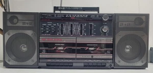 General Electric 2+2 DUAL CASSETTE GHETTOBLASTER MIT ABNEHMBAREN LAUTSPRECHERN siehe Details - Bild 1 von 23