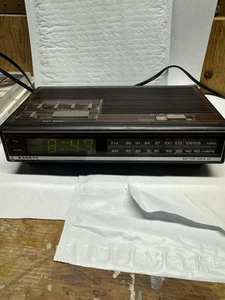 Vintage Sanyo RM-6400 AM/FM Digital Dual Alarm Radio Clock TESTED WORKS - Picture 1 of 5