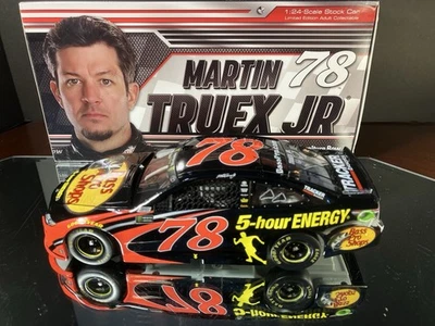 Martin Truex Jr #78 Bass Pro Shops 5 horas Energy 2018 Toyota Camry 1:24 1.621 Foto 1 de 4