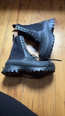 Bota de combate Stella McCartney Trace Foto 1 de 4