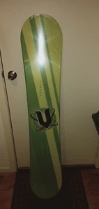 ~*~LIMITED EDITION V ENERGY EXCLUSIVE DESIGN SNOWBOARD 150CMS~BRAND NEW~*~ - Picture 1 of 2
