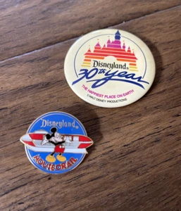 2 prendedores vintage de Mickey Mouseorriel de Disneyland y prendedor de los años 30 - Imagen 1 de 6