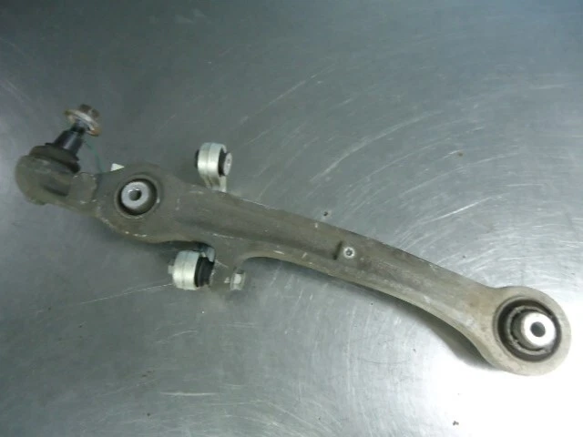 BRAS DE SUSPENSION AVANT GAUCHE (TRIANGLE) Audi A6 Avant (C6) 2006 - Photo 1/1