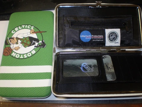 NEW NBA BOSTON CELTICS  SHELL MESH WALLET  MADE BY LITTLE EARTH NIP Cover