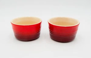 Juego de 2 tazas de natillas acanaladas Le Creuset de gres rojo Ombré Ramekin - Imagen 1 de 7