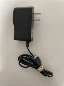 Travel Charger Type: T004 / Output: DC 4V-8V 400mA Max - Picture 1 of 3