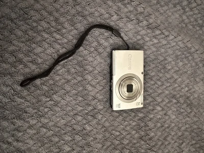 🌸[CASI COMO NUEVA+++] Cámara digital compacta Canon PowerShot A2400 IS plateada JAPÓN Foto 1 de 4