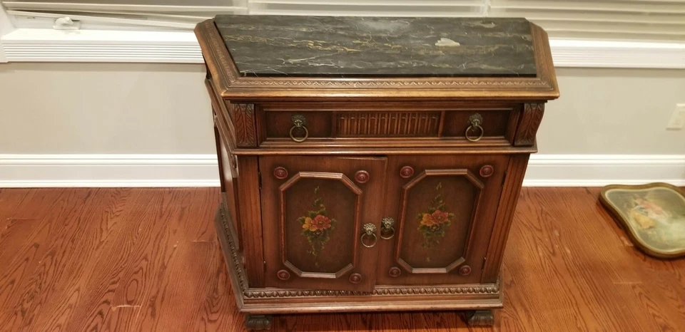 Cómoda antigua con tapa de mármol negro y cajón de servidor Foto 1 de 4