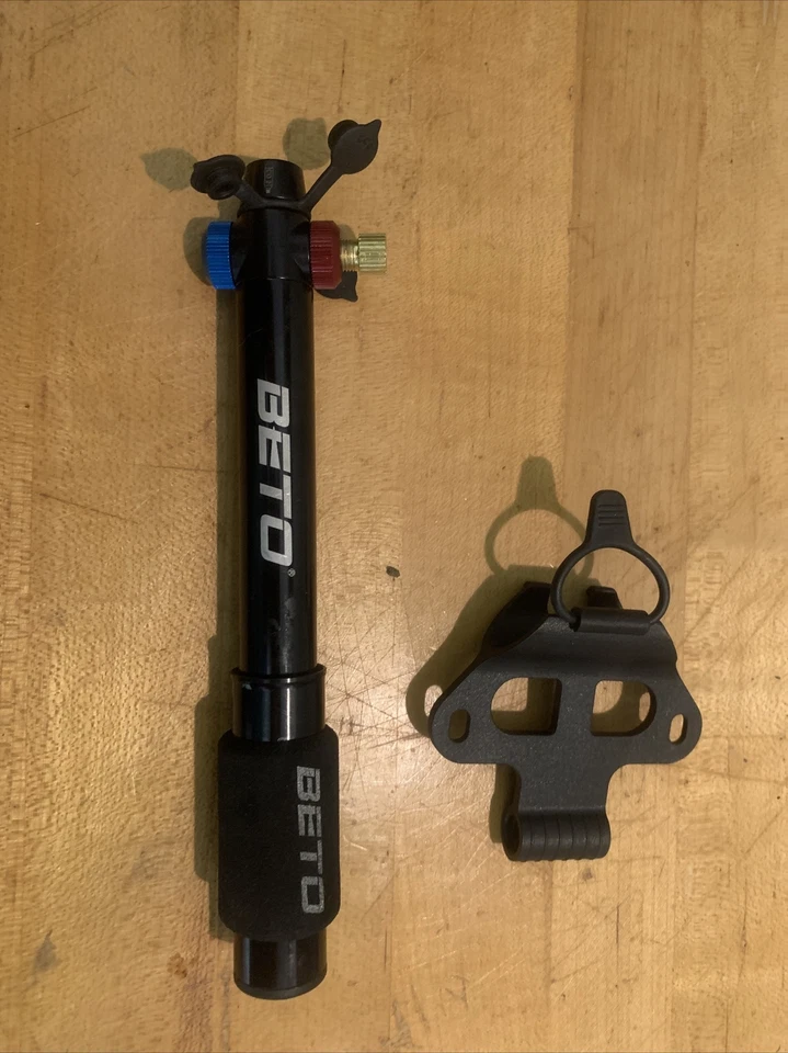 BETO Bicicleta Bicicleta QikFill Supreme Boquilla CO2 Mini Combo Bomba Manual Foto 1 de 2