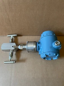 NUEVO CONJUNTO TRANSMISOR DE PRESIÓN ROSEMOUNT 300S1AAE5M5 con válvula manómetro 4000 psi - Imagen 1 de 4
