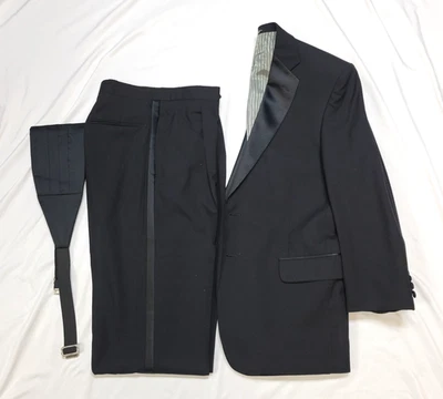 Esmoquin OSCAR DE LA RENTA Tres Piezas Lana Hombres 40R Negro Satinado Rayas Faja Foto 1 de 4