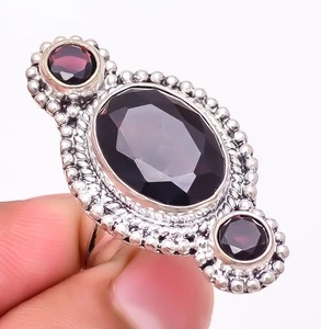 Mozambique Garnet Gemstone Silver Plated Jewelry Ring s.7.5 M1598 - Picture 1 of 4