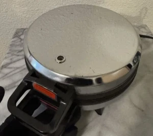 Vintage Vitantonio Mickey's Waffler Disney Mickey Mouse Waffeleisen #950 funktioniert - Bild 1 von 12