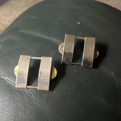 Pair of STERLING Silver WWII US ARMY Captains RANK INSIGNIA BARS WW2 1" X 1" - Image 1 of 4