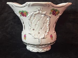 Victorian Style Porcelain Lamp Base Potpourri Urn Pierced Floral Gold Trim Vinta - Picture 1 of 4